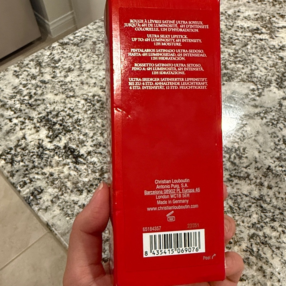Christian Louboutin Lipstick in Rouge Louboutin 001 - Picture 3 of 4